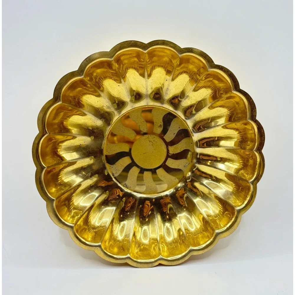 Vintage Brass Scalloped Dish Gold Fluted Trinket Bowl Sunburst Center 5.5 Inch
